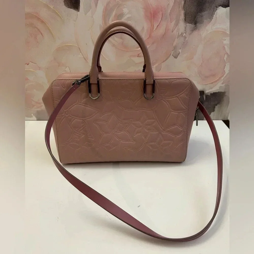 ! Carolina Herrera leather light pink Handbag - Picture 1 of 14
